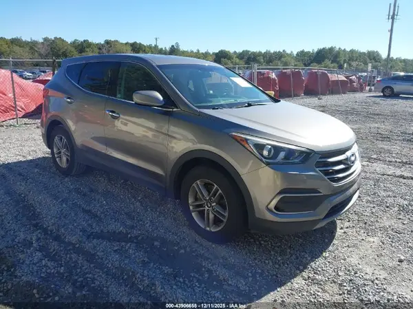 5NMZTDLB5JH054897 2018 HYUNDAI SANTA FE - Image 1