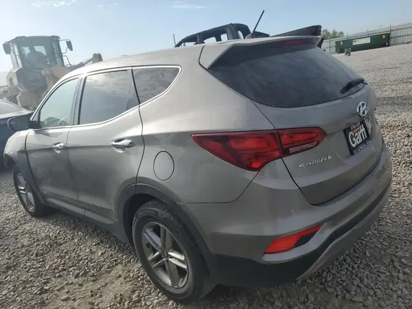 5NMZTDLB5JH078665 2018 HYUNDAI SANTA FE - Image 2