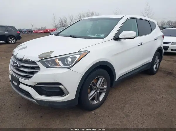 5NMZTDLB6HH009672 2017 HYUNDAI SANTA FE - Image 2