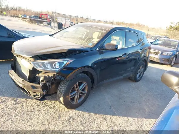5NMZTDLB6HH025547 2017 HYUNDAI SANTA FE - Image 2