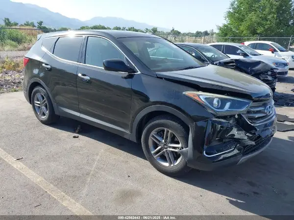 5NMZTDLB6HH027024 2017 HYUNDAI SANTA FE - Image 1