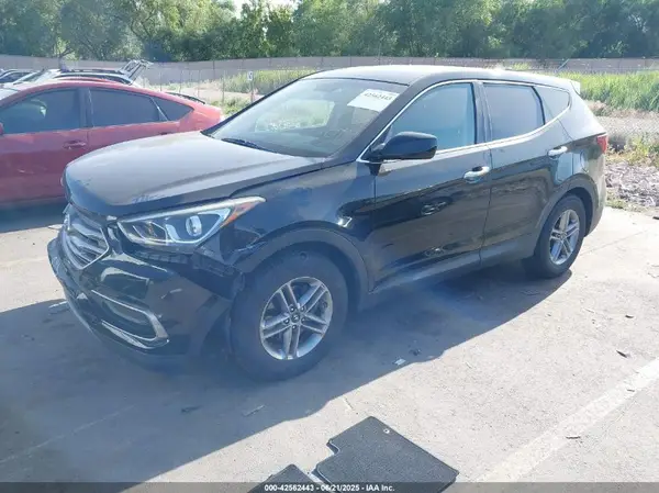 5NMZTDLB6HH027024 2017 HYUNDAI SANTA FE - Image 2