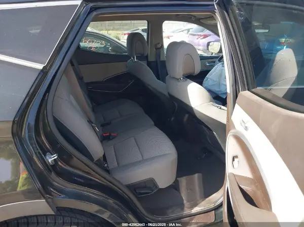 5NMZTDLB6HH027024 2017 HYUNDAI SANTA FE - Image 8