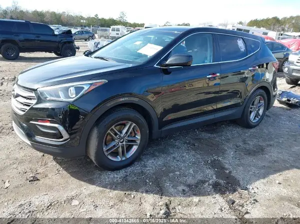 5NMZTDLB8HH025162 2017 HYUNDAI SANTA FE - Image 2