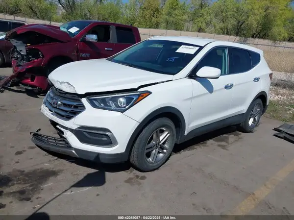 5NMZTDLB8JH071905 2018 HYUNDAI SANTA FE - Image 2