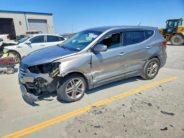 5NMZTDLB8JH082810 2018 HYUNDAI SANTA FE - Image 1