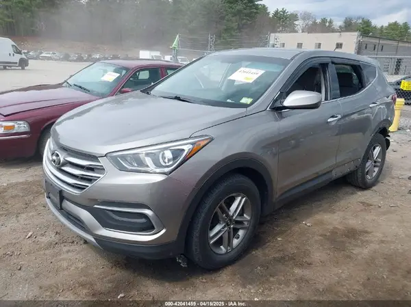 5NMZTDLB8JH095363 2018 HYUNDAI SANTA FE - Image 2