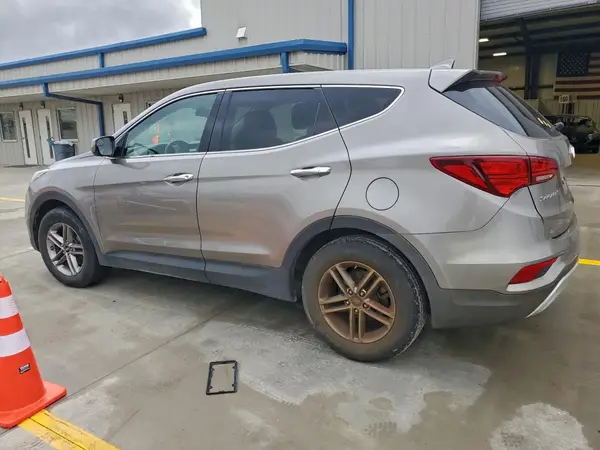 5NMZTDLB9HH004692 2017 HYUNDAI SANTA FE - Image 2