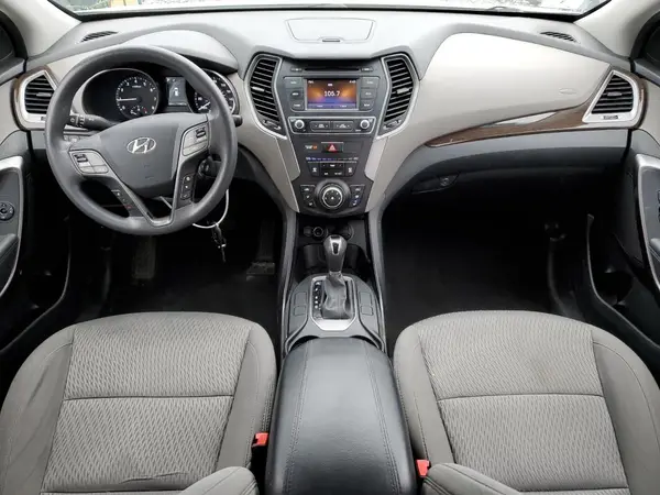 5NMZTDLBXHH004846 2017 HYUNDAI SANTA FE - Image 8