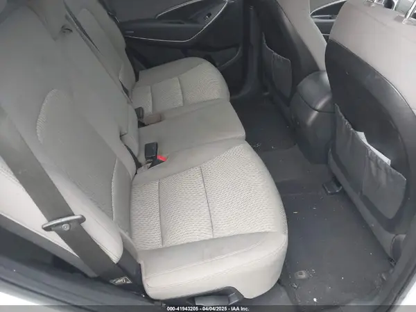 5NMZTDLBXJH077091 2018 HYUNDAI SANTA FE - Image 8