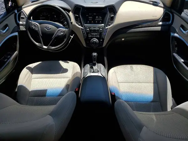 5NMZU3LB0HH002398 2017 HYUNDAI SANTA FE - Image 8