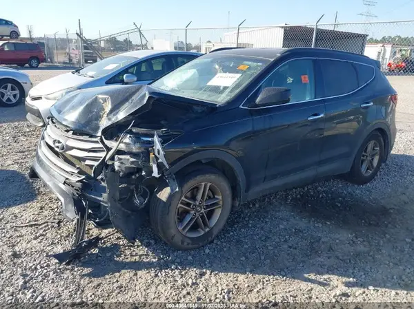 5NMZU3LB0HH005785 2017 HYUNDAI SANTA FE - Image 2