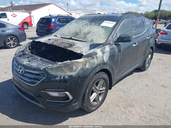 5NMZU3LB0HH005804 2017 HYUNDAI SANTA FE - Image 2