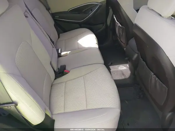 5NMZU3LB0HH005804 2017 HYUNDAI SANTA FE - Image 8