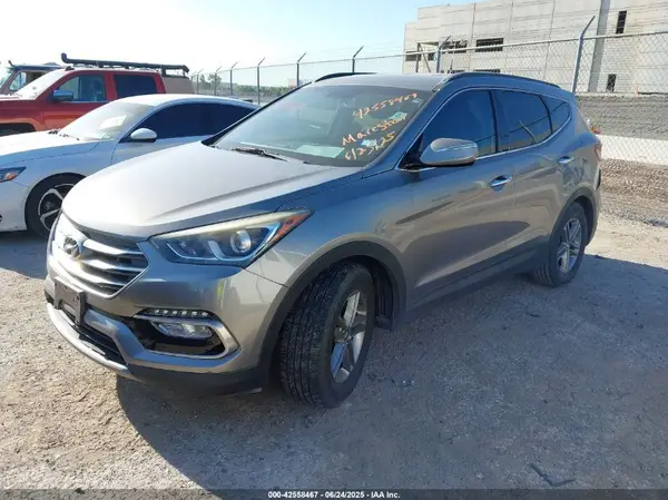 5NMZU3LB0HH006175 2017 HYUNDAI SANTA FE - Image 2