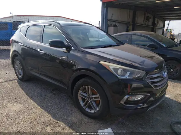 5NMZU3LB0HH008038 2017 HYUNDAI SANTA FE - Image 1