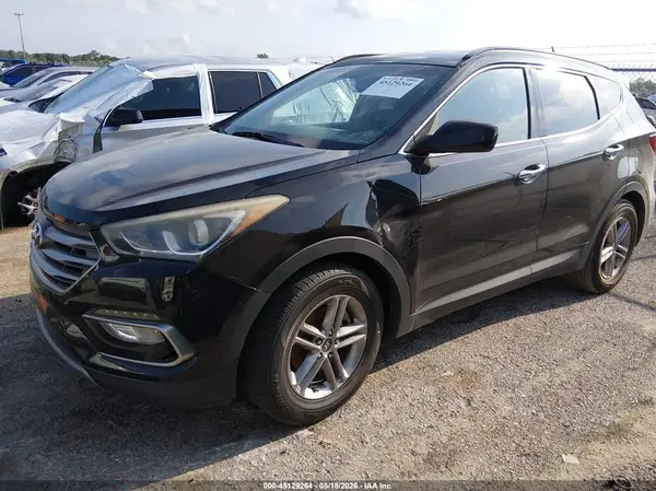 5NMZU3LB0HH008038 2017 HYUNDAI SANTA FE - Image 2