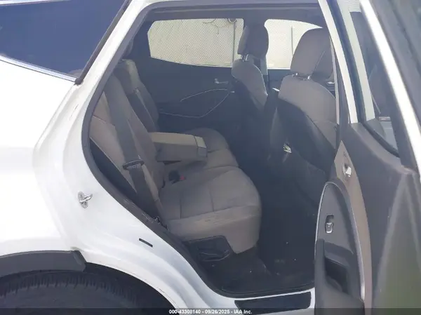 5NMZU3LB0HH012431 2017 HYUNDAI SANTA FE - Image 8