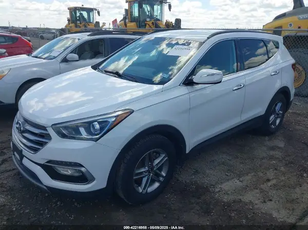 5NMZU3LB0HH013658 2017 HYUNDAI SANTA FE - Image 2