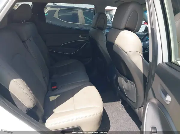 5NMZU3LB0HH013658 2017 HYUNDAI SANTA FE - Image 8