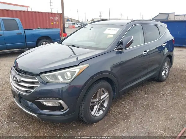 5NMZU3LB0HH019878 2017 HYUNDAI SANTA FE - Image 2
