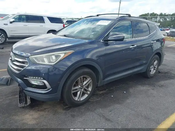 5NMZU3LB0HH019881 2017 HYUNDAI SANTA FE - Image 2
