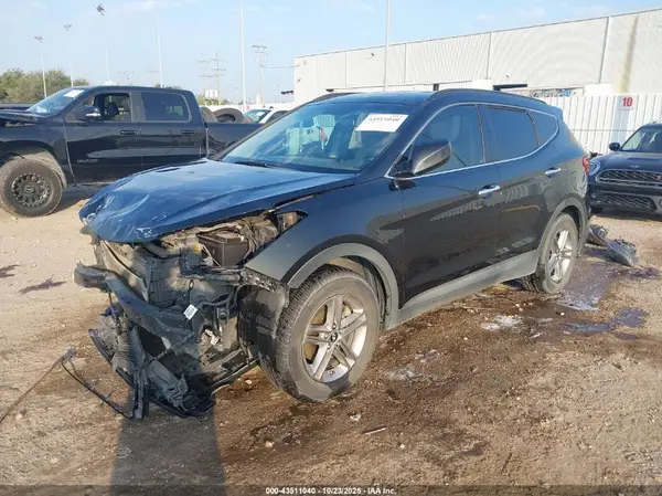 5NMZU3LB0HH027690 2017 HYUNDAI SANTA FE - Image 2