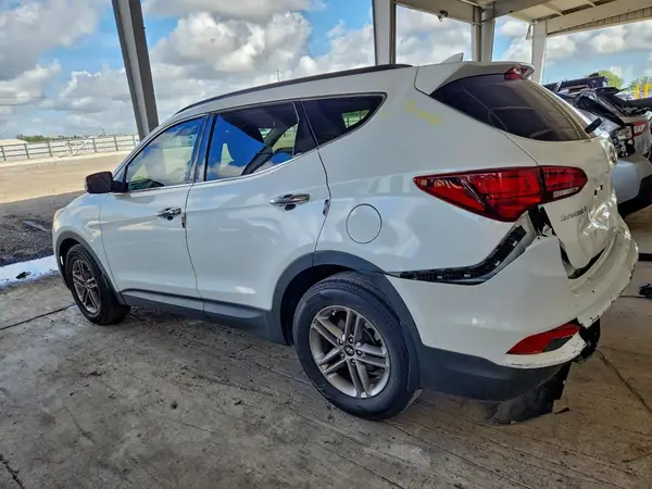 5NMZU3LB0HH046062 2017 HYUNDAI SANTA FE - Image 2
