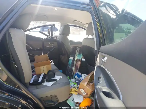5NMZU3LB0HH052069 2017 HYUNDAI SANTA FE - Image 8