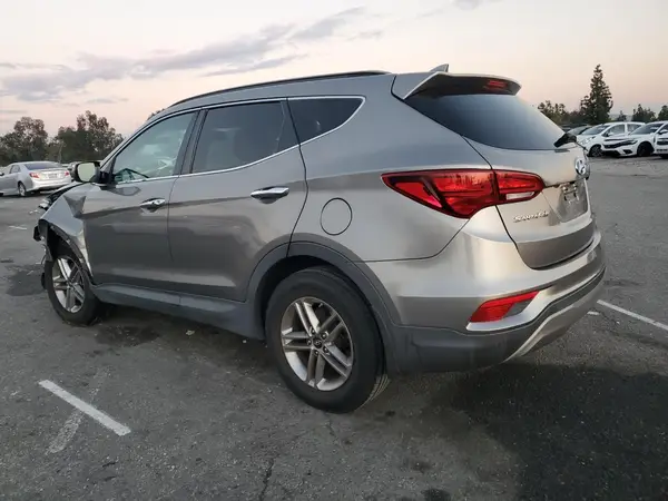 5NMZU3LB0JH056211 2018 HYUNDAI SANTA FE - Image 2