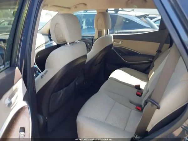 5NMZU3LB1HH006055 2017 HYUNDAI SANTA FE - Image 8