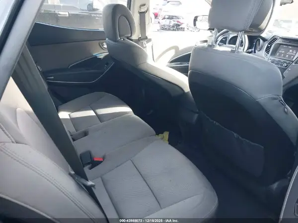 5NMZU3LB1HH006427 2017 HYUNDAI SANTA FE - Image 8