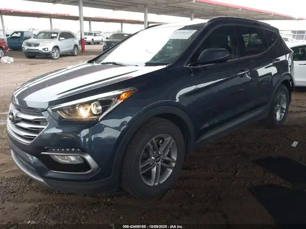 5NMZU3LB1HH007013 2017 HYUNDAI SANTA FE - Image 2