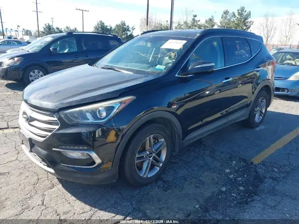 5NMZU3LB1HH011966 2017 HYUNDAI SANTA FE - Image 2