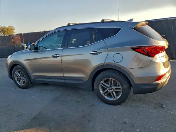 5NMZU3LB1HH012373 2017 HYUNDAI SANTA FE - Image 2