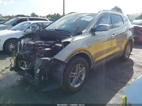 5NMZU3LB1HH012955 2017 HYUNDAI SANTA FE - Image 2