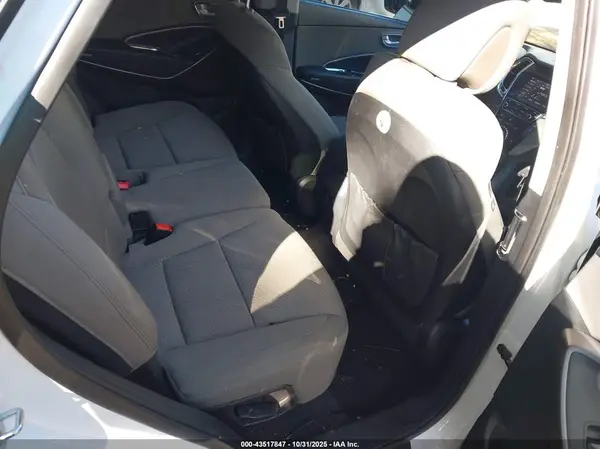 5NMZU3LB1HH039332 2017 HYUNDAI SANTA FE - Image 8