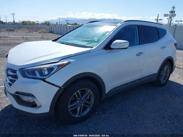 5NMZU3LB1HH045714 2017 HYUNDAI SANTA FE - Image 2