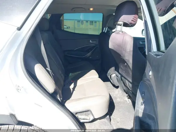 5NMZU3LB1HH045714 2017 HYUNDAI SANTA FE - Image 8