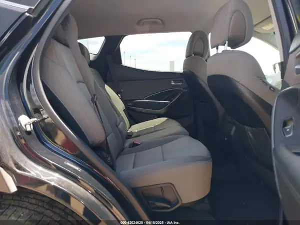 5NMZU3LB1HH048600 2017 HYUNDAI SANTA FE - Image 8