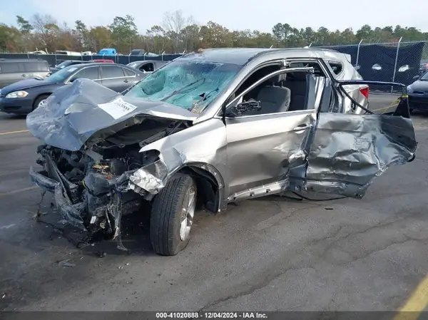 5NMZU3LB1JH066987 2018 HYUNDAI SANTA FE - Image 2