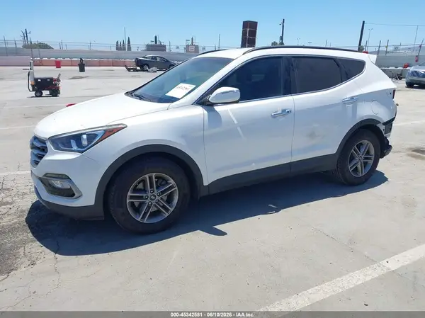 5NMZU3LB1JH070201 2018 HYUNDAI SANTA FE - Image 2