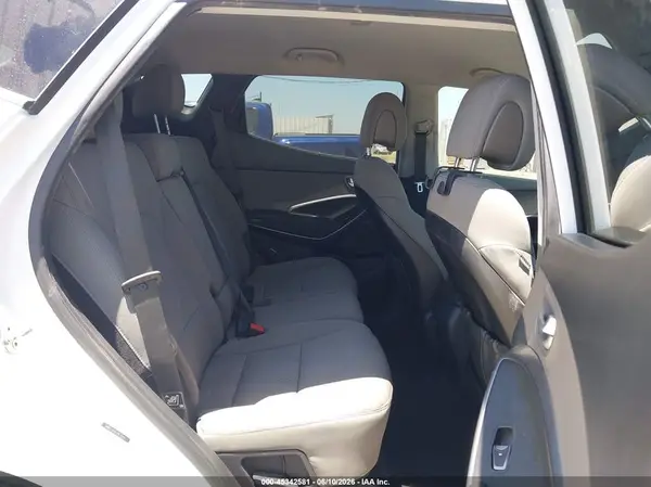 5NMZU3LB1JH070201 2018 HYUNDAI SANTA FE - Image 8