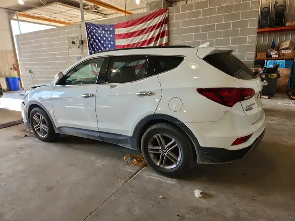 5NMZU3LB2HH005948 2017 HYUNDAI SANTA FE - Image 2