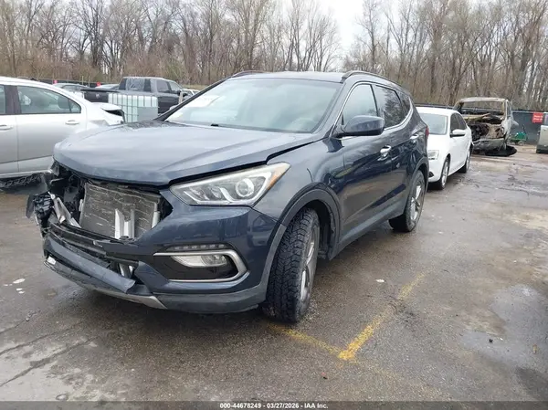 5NMZU3LB2HH006355 2017 HYUNDAI SANTA FE - Image 2