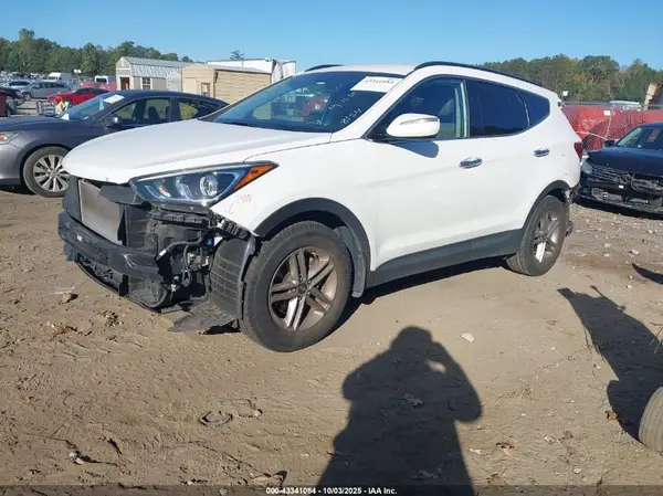 5NMZU3LB2HH008154 2017 HYUNDAI SANTA FE - Image 2