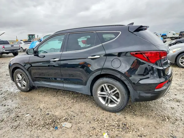 5NMZU3LB2HH010471 2017 HYUNDAI SANTA FE - Image 2