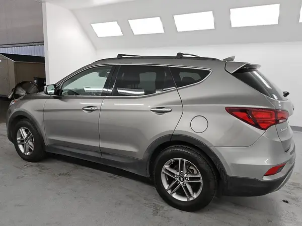 5NMZU3LB2HH016304 2017 HYUNDAI SANTA FE - Image 2