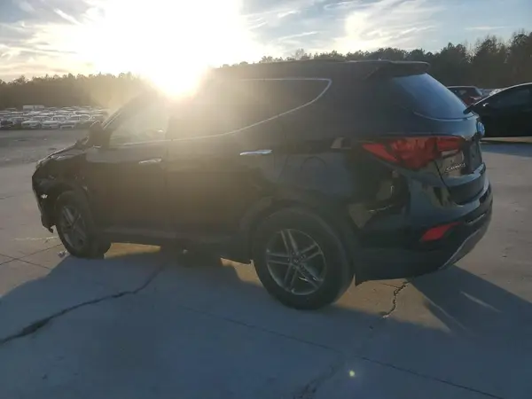 5NMZU3LB2HH018425 2017 HYUNDAI SANTA FE - Image 2