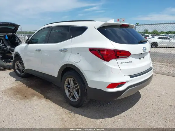 5NMZU3LB2HH025603 2017 HYUNDAI SANTA FE - Image 2